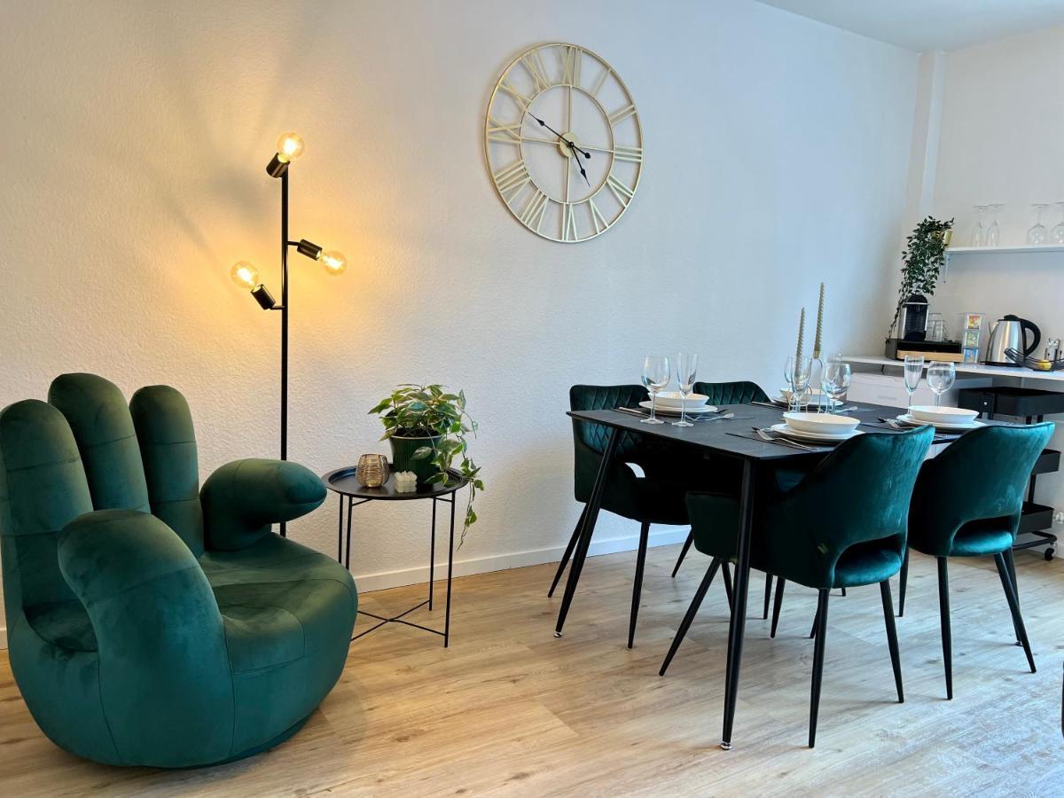 Design Apartment Mit Balkon - Kueche - Netflix Essen Dış mekan fotoğraf