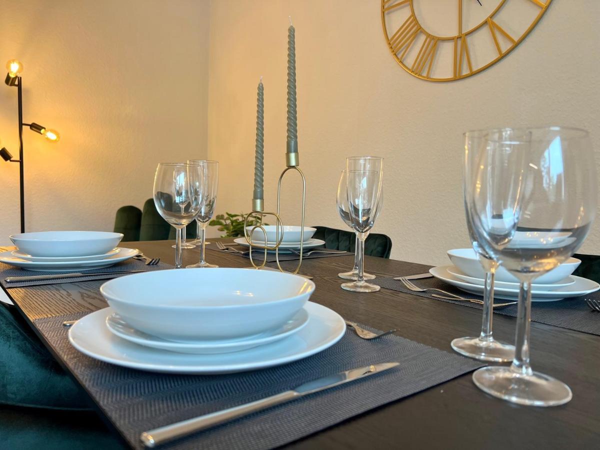 Design Apartment Mit Balkon - Kueche - Netflix Essen Dış mekan fotoğraf