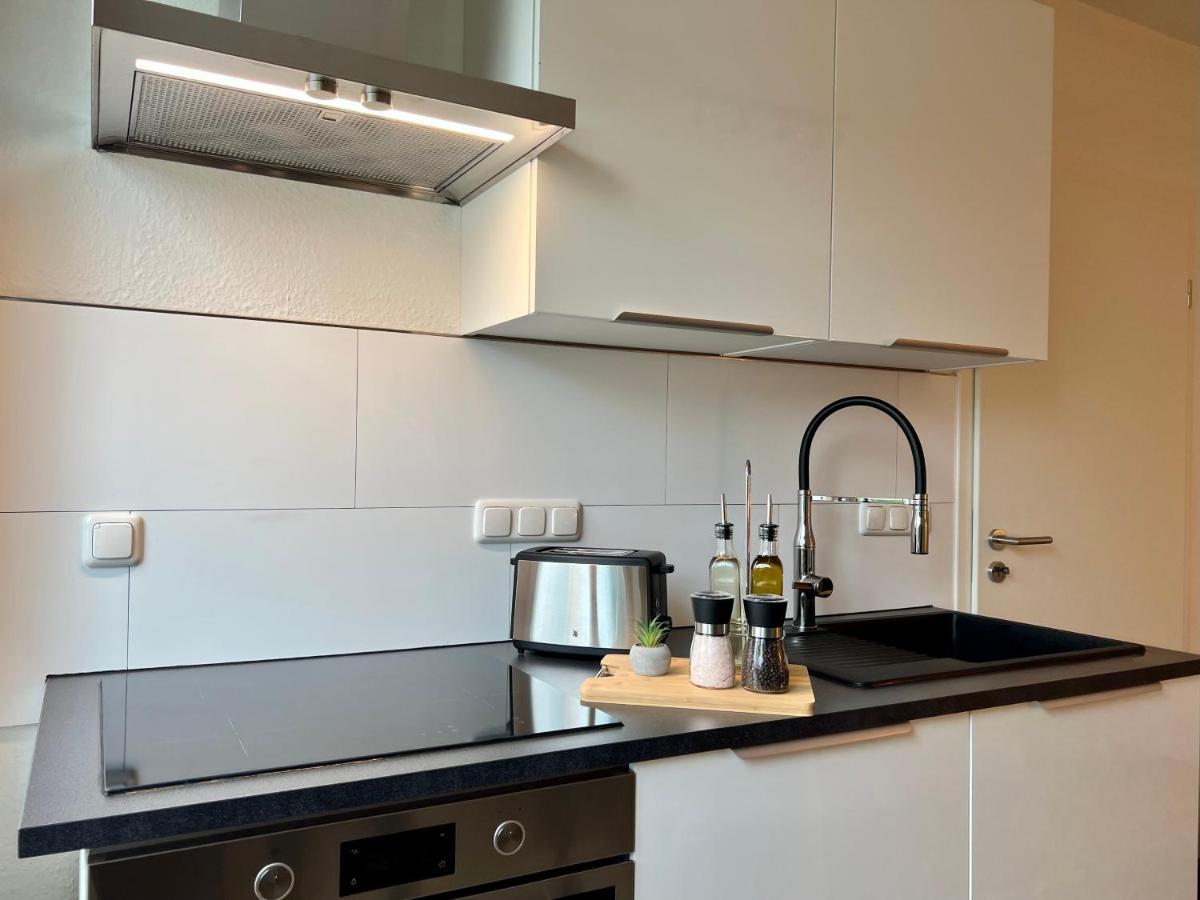 Design Apartment Mit Balkon - Kueche - Netflix Essen Dış mekan fotoğraf