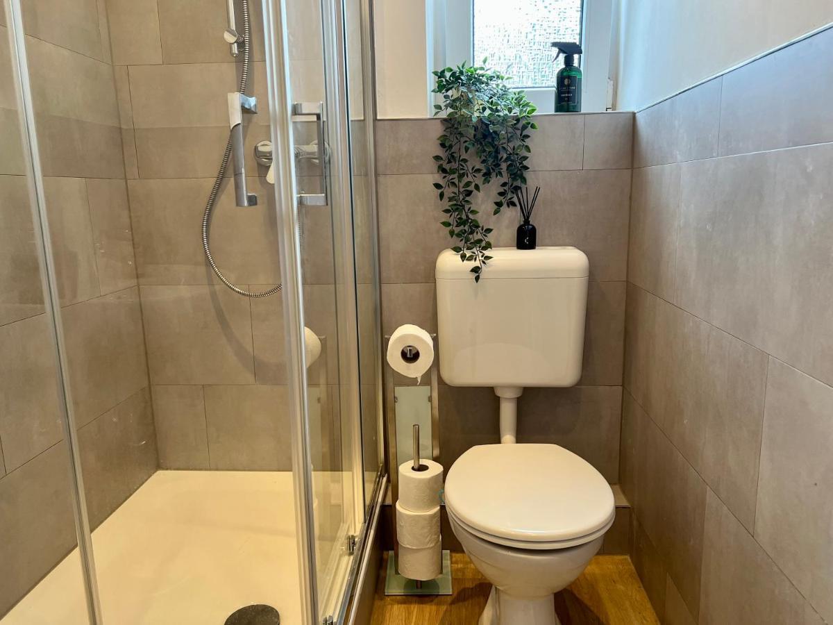 Design Apartment Mit Balkon - Kueche - Netflix Essen Dış mekan fotoğraf